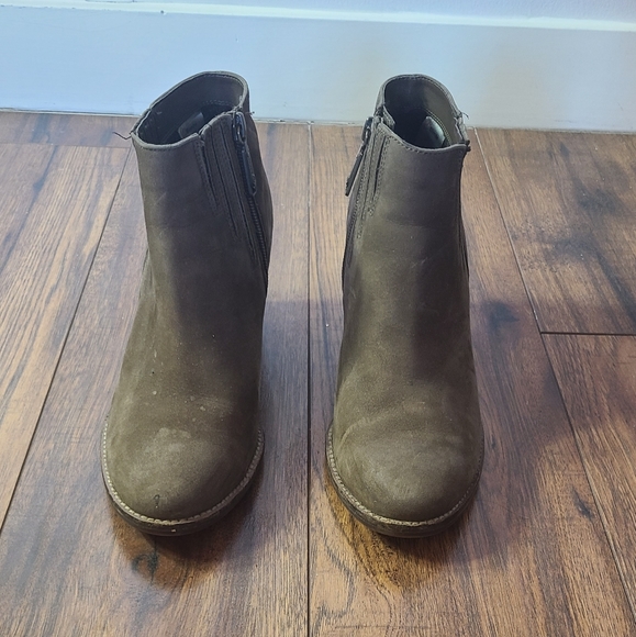 Blondo Waterproof Leather Ankle Boots – Size 8 | Olive Brown | Mint Condition - Picture 4 of 5